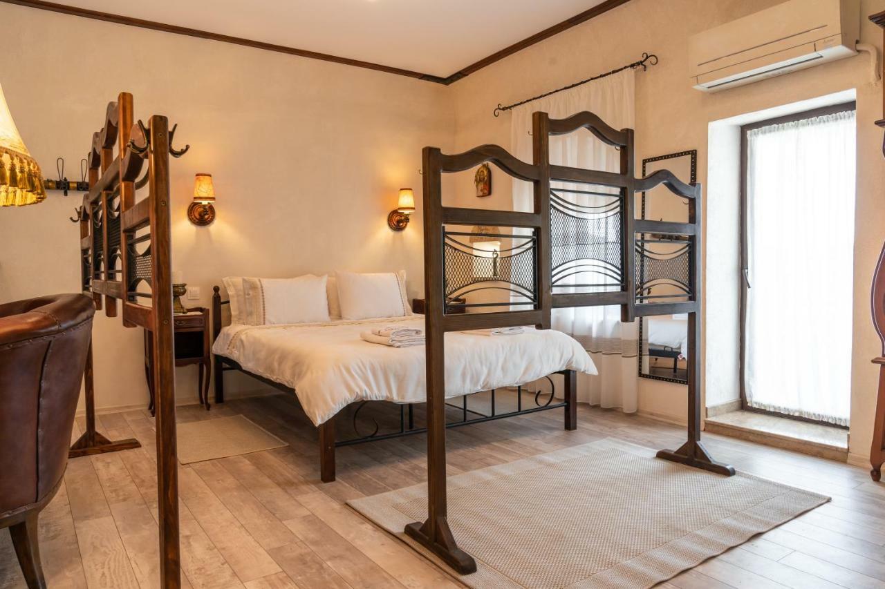 Historic Apartment In The Heart Of The City 大特尔诺沃 外观 照片