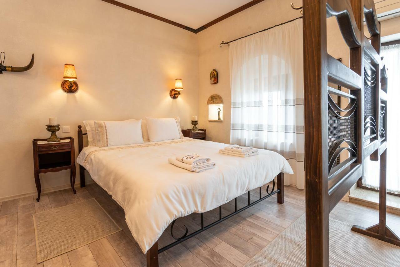 Historic Apartment In The Heart Of The City 大特尔诺沃 外观 照片